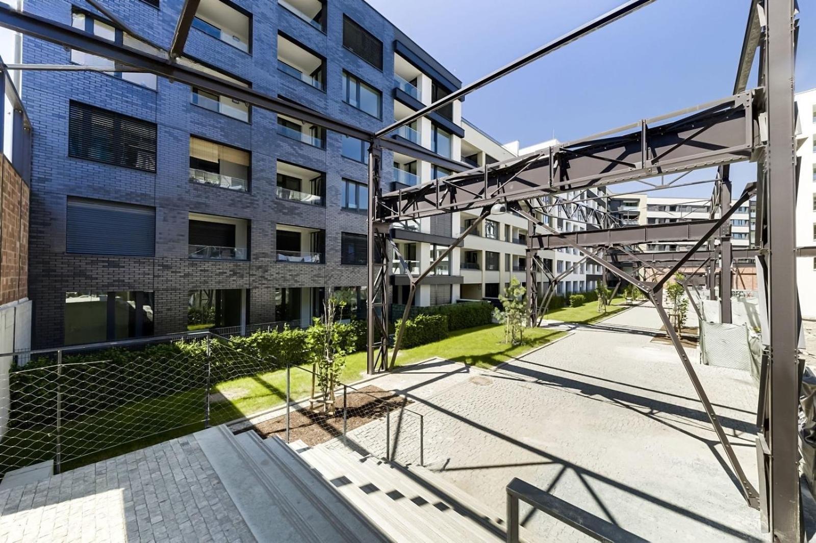 Apartament Holesovice Delight: Modern Comfort With A Twist In 7